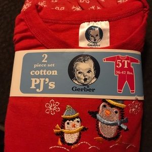 GERBER 2 PIECE COTTEN WINTER PJ’s 5T NWT
